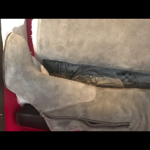 Vince Camuto Women's 'Sashe' Grey Suede Boots - Picture 3 of 8